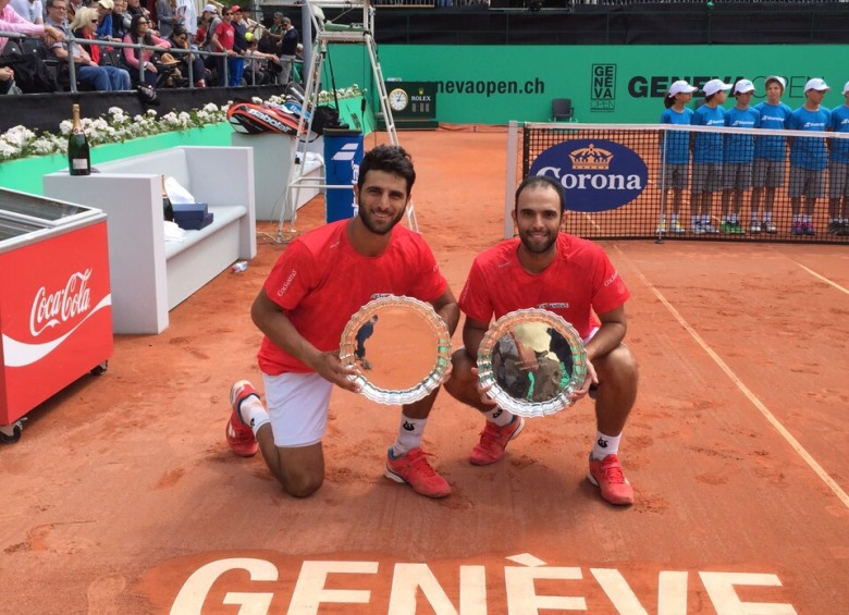 Buen entendimiento mostraron Juan Sebastián Cabal (derecha) y Robert Farah durante toda la semana para lograr otro título en tenis. Ya suman dos en la presente temporada. FOTO Cortesía