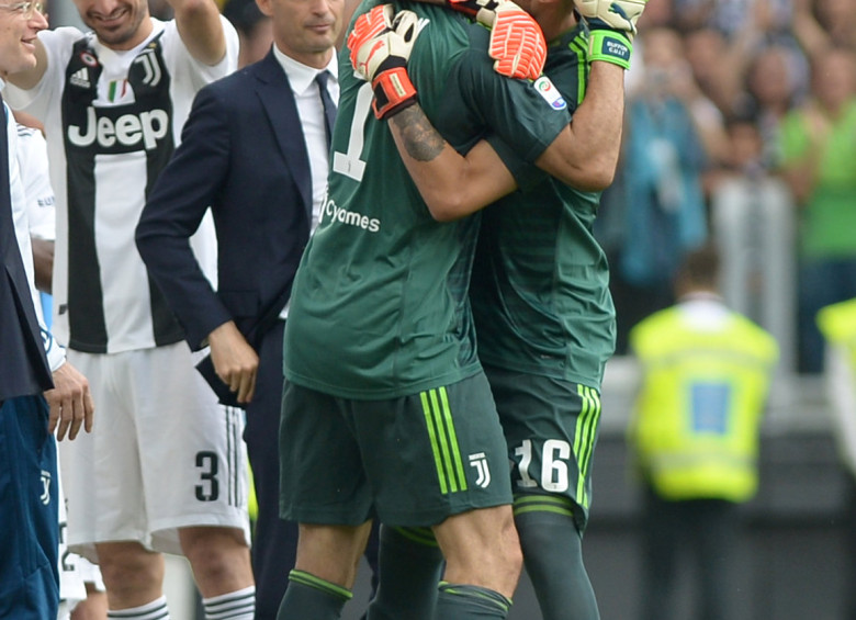 A los 17 minutos de la segunda parte Buffon dejó la cancha para iniciar su despedida oficial. FOTO REUTERS