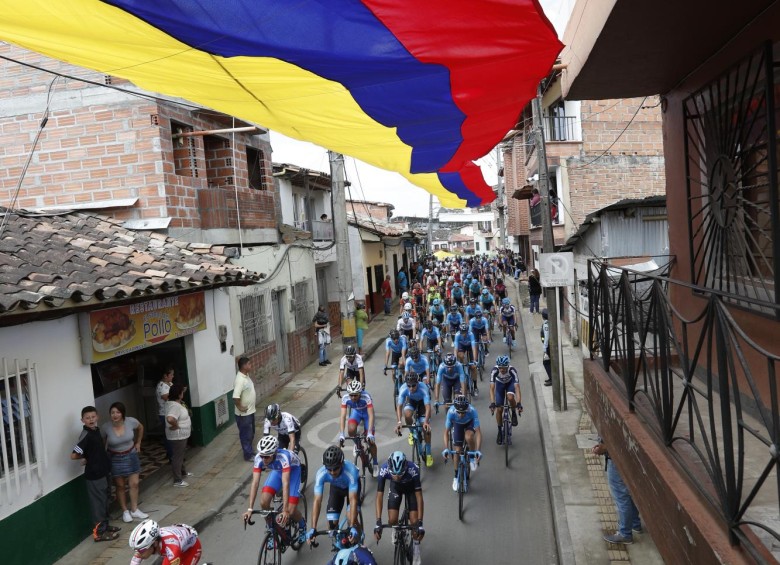 Segunda etapa del Tour Colombia 2.1 en la que participan 28 equipos. FOTOS JUAN ANTONIO SÁNCHEZ, MANUEL SALDARRIAGA Y JUAN DAVID ÚSUGA