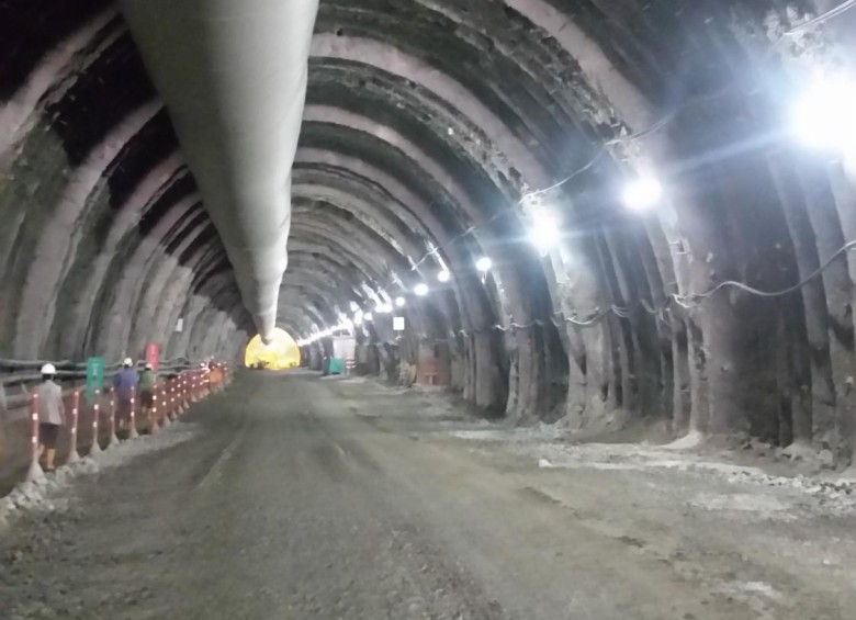 El túnel del Seminario, que tendrá una longitud de 786 metros, ya superó los 380 metros lineales.