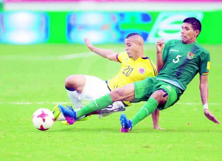 El equipo boliviano luchó en Barranquilla y estuvo a punto de sacar un empate, resultado que hubiera sido trágico para las aspiraciones de Colombia al Mundial. FOTO juan antonio sánchez