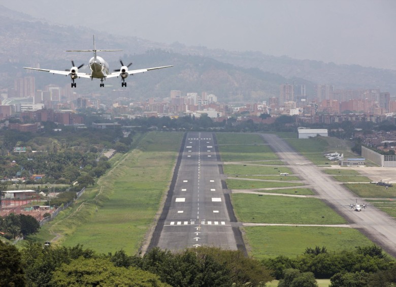 El aeropuerto Olaya Herrera volverá a tener vuelos internacionales desde este martes a través de la nueva terminal Gonzalo Mejía. FOTO EDWIN BUSTAMANTE