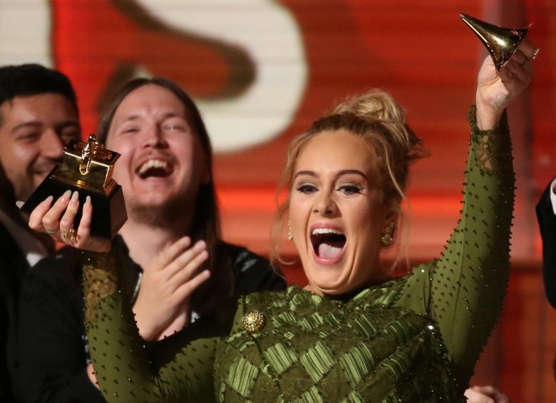 Adele y el Grammy roto, toda una incertidumbre. FOTO Reuters