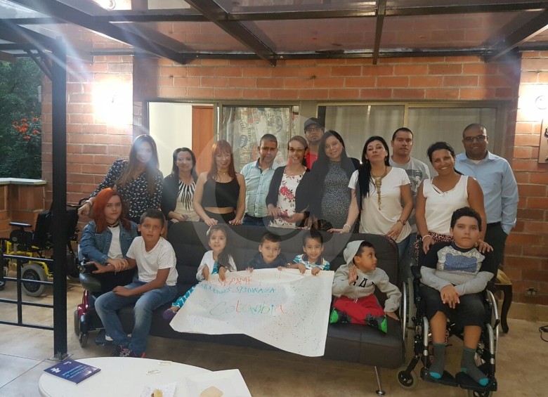 10 familias agrupadas en Medellín luchan por mejores condiciones para quienes padecen AME. Foto cortesía