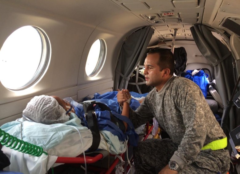 La Fuerza Aérea Colombiana rescató a las menores de edad y sostuvieron que llegarán a cualquier lugar del país donde hayan personas en peligro. FOTO CORTESÍA