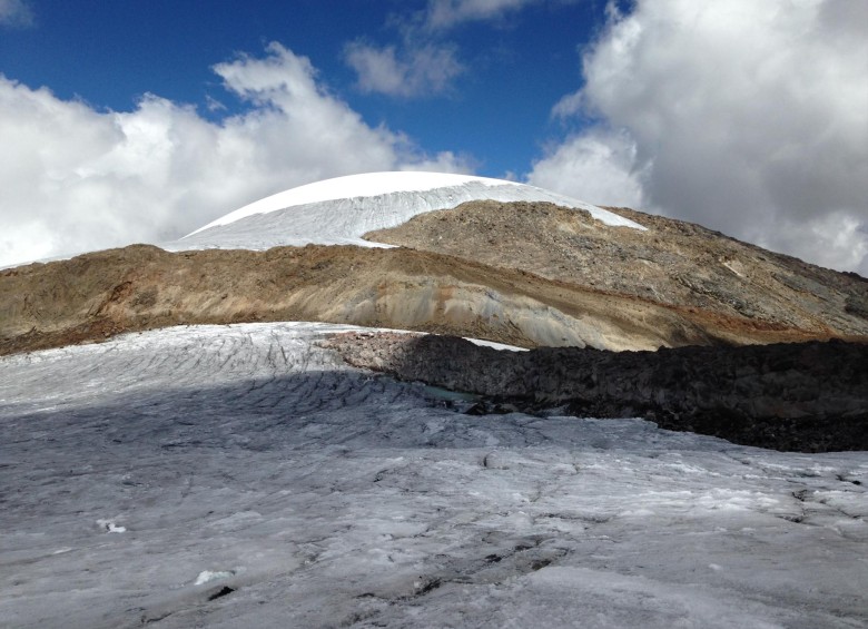 En el país hay seis glaciares y se encuentran en proceso de derretimiento. Según el Ideam es inevitable este fenómeno. En la fotografía el Volcán Nevado Santa Isabel. FOTO cortesía
