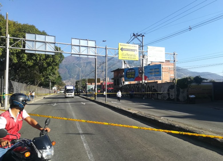 Motociclista murió tras estrellarse en el barrio Obrero de Bello. FOTO GUARDIANES DE ANTIOQUIA