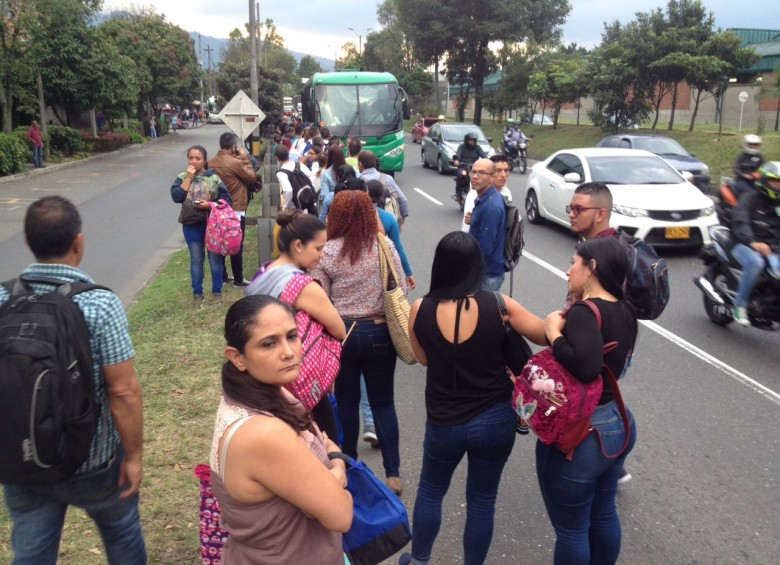 Por quinta vez en la semana el sistema de transporte masivo registra fallas y opera parcialmente. FOTO RÓBINSON SÁENZ