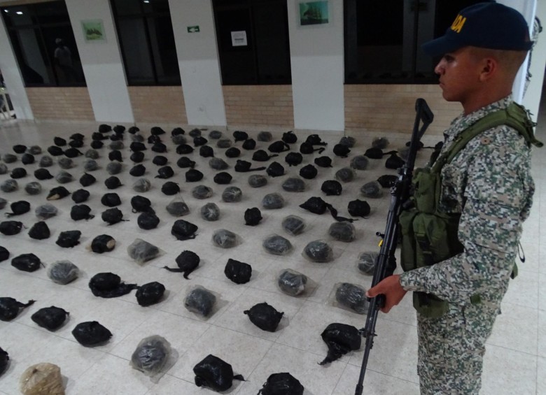 En abril pasado, la Armada Nacional se incautó de 409 kilos de base de coca en Nariño. FOTO COLPRENSA