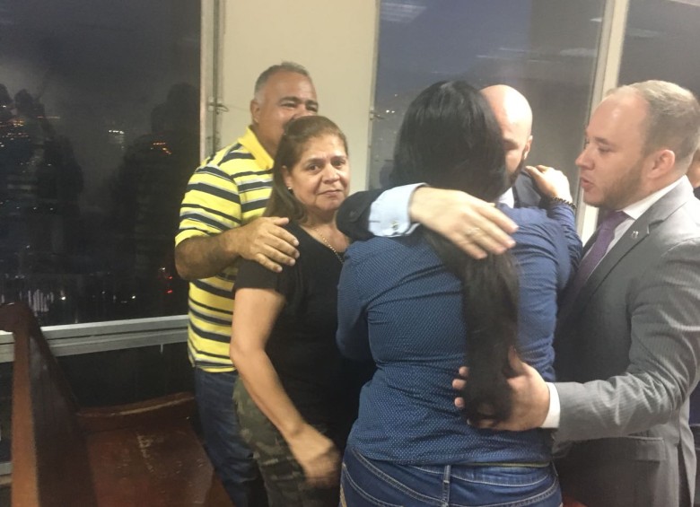 La familia de Juan Esteban Cantor celebra la sentencia. FOTO VÍCTOR ÁLVAREZ