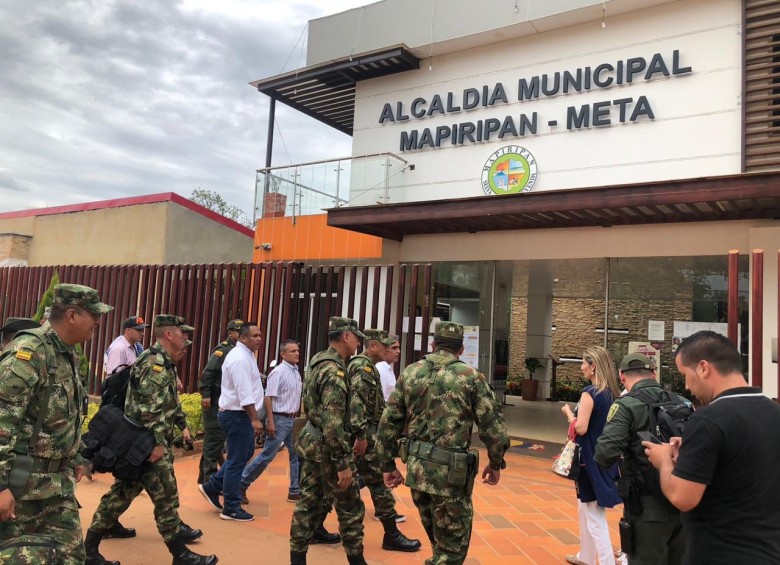 Autoridades militares y de Policía celebraron un consejo de seguridad tras la masacre de seis personas en zona rural de Mapiripán, Meta. 