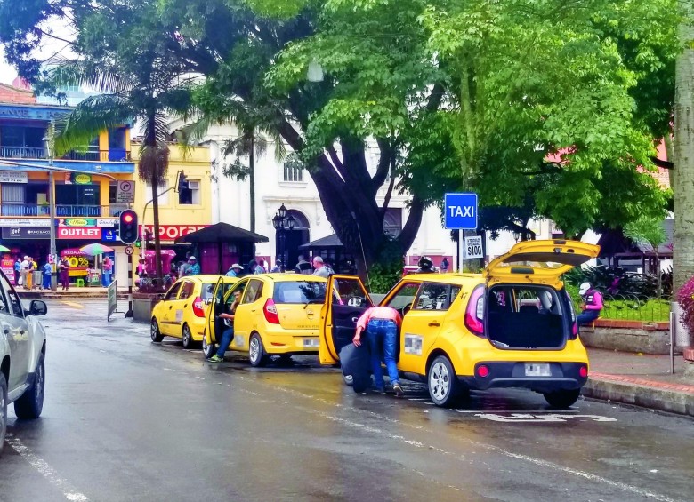 La llegada de nuevos taxis es una de las razones de la protesta. FOTO ARCHIVO