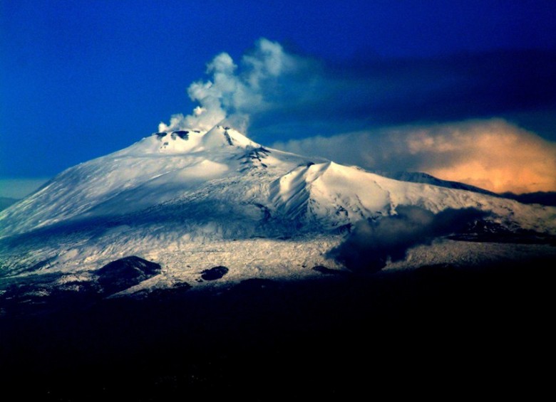 Vista del Etna, que se corre lentamente hacia el mar. Foto Josep Renalias