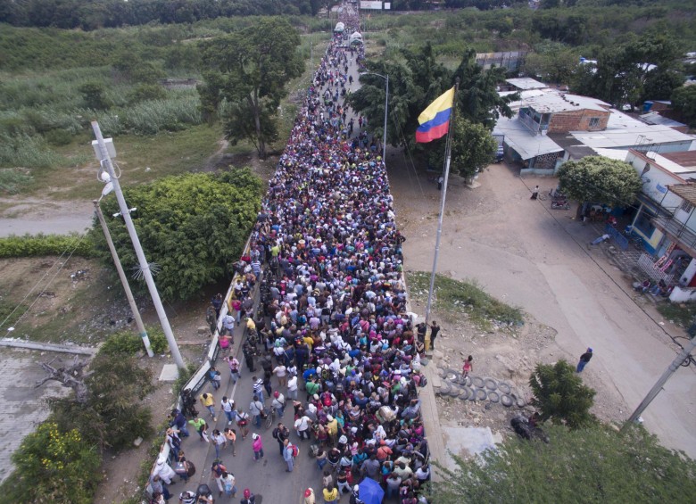 Movilización de venezolanos. FOTO COLPRENSA