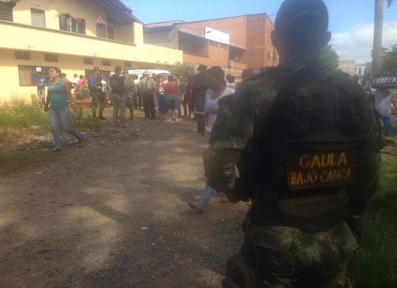 La jornada electoral en el Bajo Cauca inició con una rigurosa vigilancia de las autoridades y la presencia de 27 observadores de la Misión Electoral. FOTO Víctor Andrés Álvarez