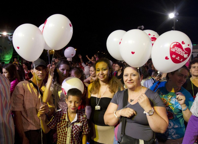 El ente de control busca prevenir más accidentes entre niños que juegan con sus globos inflables. FOTO EDWIN BUSTAMANTE