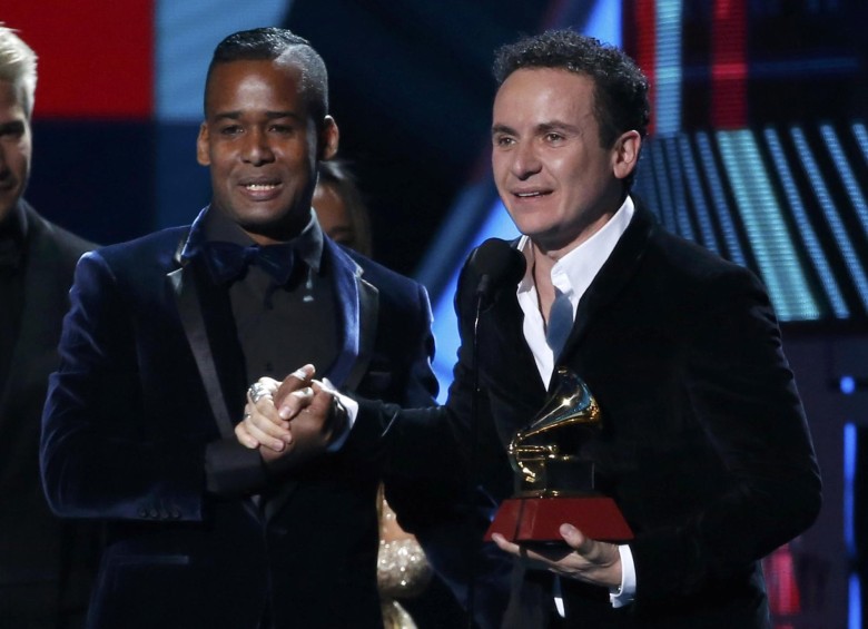 Fonseca agradeció a sus compañeros de trabajo en la composición y arreglos de Vine a buscarte, canción con la que ganó un nuevo Latin Grammy. FOTO Reuters