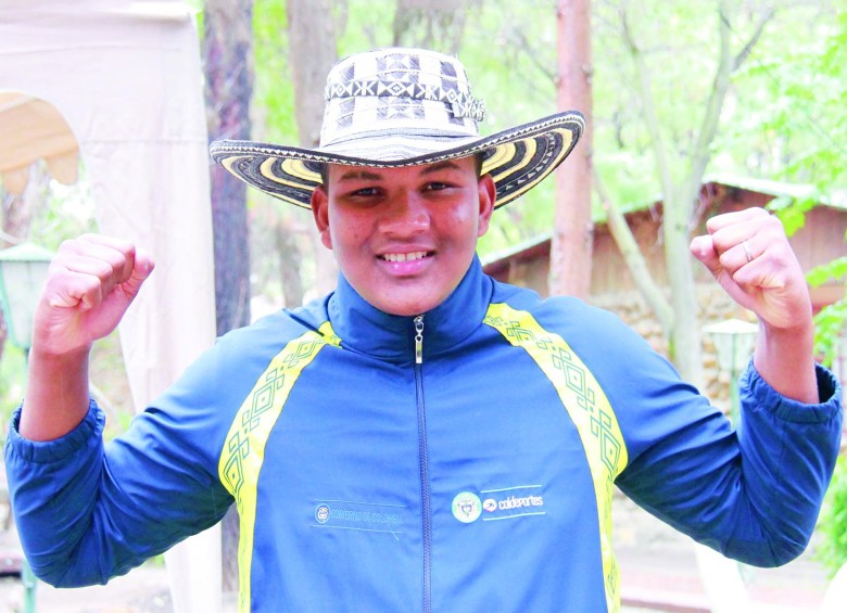 Darwin Meneses, natural del Cauca, espera subir al podio en su primera competencia internacional y segunda en el atletismo. Siente optimismo para darle una alegría al país. FOTO CORTESÍA COLDEPORTES