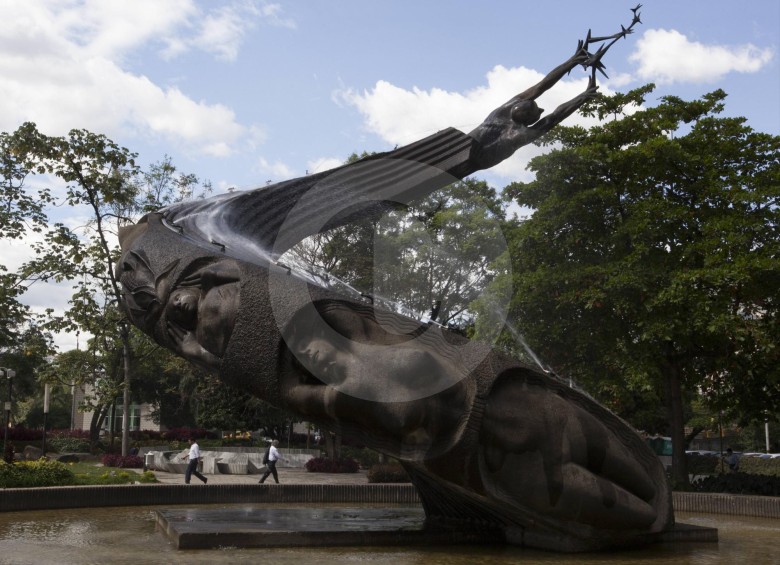 Escultura monumental del maestro Rodrígo Arenas Betancourt ubicada en Suramericana FOTO Edwin Bustamante