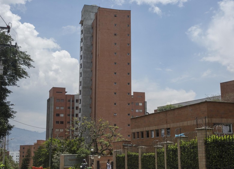 Alcalde de Medellín contempla la posibilidad de implosión del edificio Bernavento 