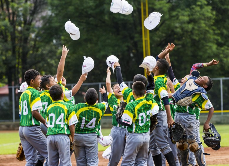 En béisbol hubo participación extranjera con México. La corona fue para Inder Envigado Cubs. Foto JAIME PÉREZ