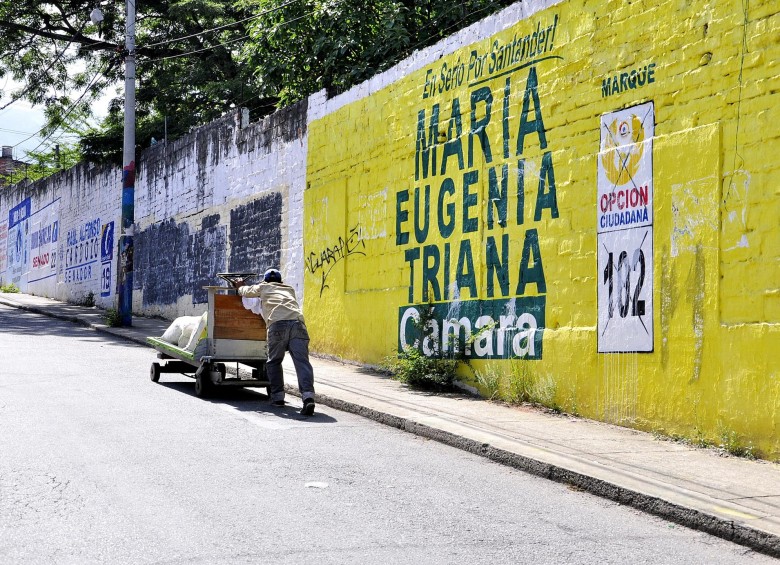 El debate electoral en Bucaramanga está enfocado en dos temas: el Acuerdo de paz y la familia. Las calles de la Ciudad Bonita (en la foto) están empapeladas por los candidatos. FOTO colprensa