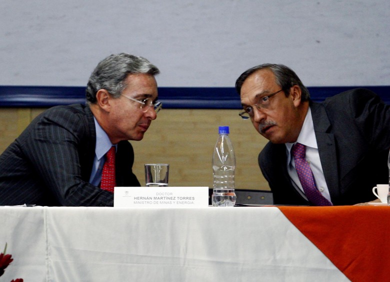 Ramos y Uribe han trabajado de la mano en las últimas dos décadas. Como gobernador, resaltó siempre la gestión de Uribe en la Presidencia. FOTO ARCHIVO EL COLOMBIANO