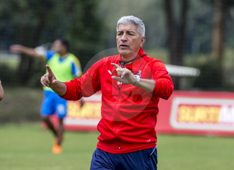 Octavio Zambrano, técnico del Medellín. Su campaña como local registra 4 victorias y 3 empates, invicto. FOTO juan a. Sánchez