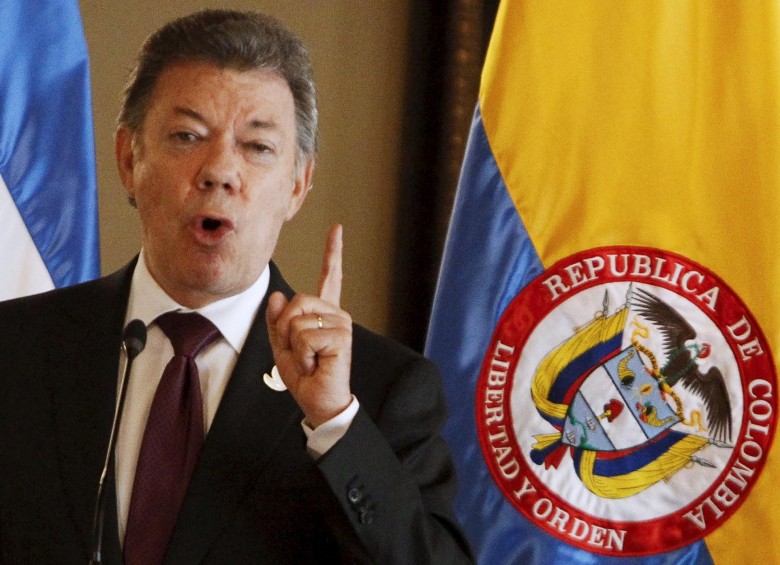 El presidente de Colombia, Juan Manuel Santos, dijo este miércoles en Honduras que su país “persigue a Chile” en dos cosas, en educación y en fútbol. FOTO REUTERS