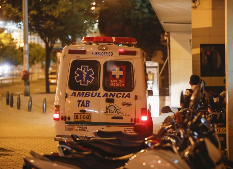 Seis ocupantes, incluyendo el herido, tiene la ambulancia que fue retenida en Currulao. FOTO ARCHIVO