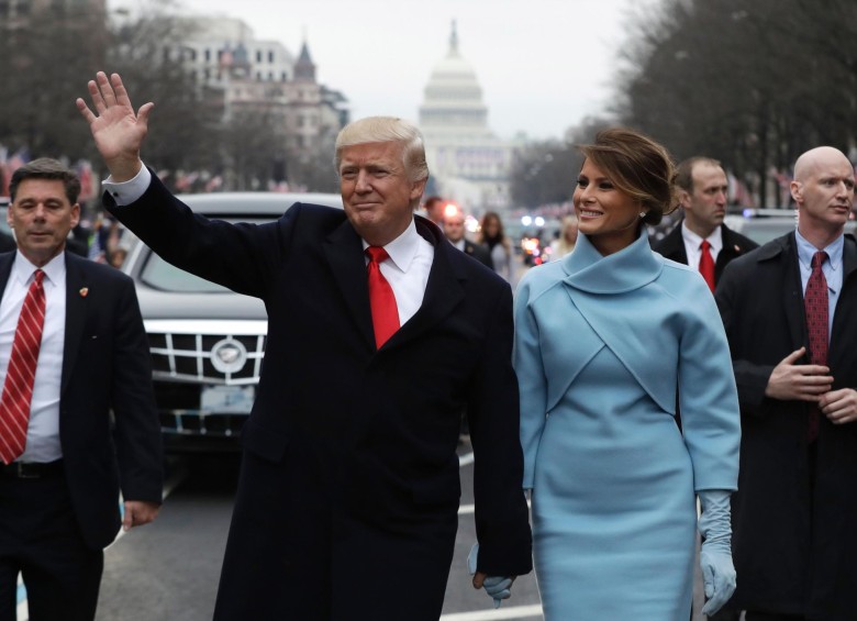 Durante la ceremonia de investidura de Trump, Melania lució un elegante vestido de Ralph Lauren. FOTO AFP