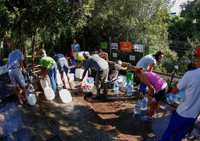 El ahorro de agua por parte de los habitantes de Ciudad del Cabo ha dado sus frutos. FOTO EFE