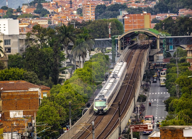 La línea A del metro empezó a operar en noviembre de 1995. FOTO: CAMILO SUÁREZ