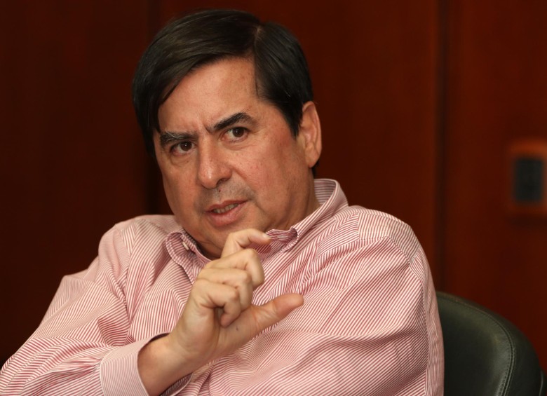 El ministro del Interior, Juan Fernando Cristo, dijo que dentro de la prioridad de la agenda legislativa de este primer semestre están la segunda vuelta de la reforma al equilibro de poderes y la del fuero penal. FOTOs julio césar herrera