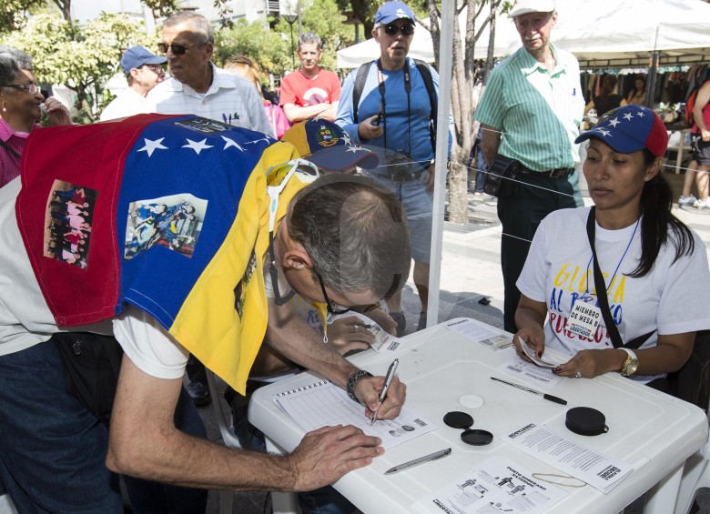 En Antioquia, 21.850 venezolanos se registraron en los puntos habilitados. FOTO jaime pérez M.