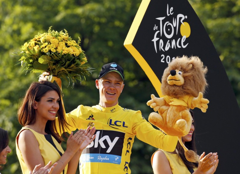 Christopher Froome acaba de coronar el podio de París por tercera vez. FOTO Reuters