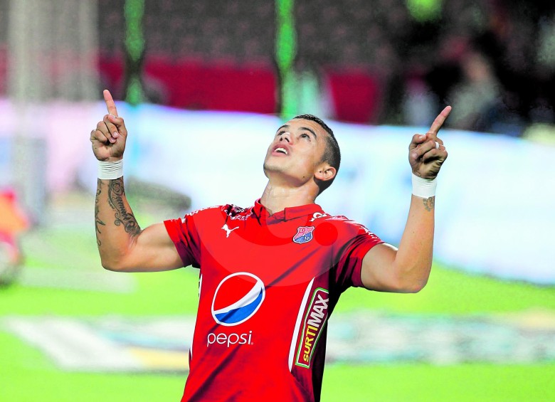 El delantero Leonardo Castro, llegó a siete goles en la Liga Águila con el Medellín. Los rojos ajustan 30 puntos. FOTO jaime pérez 