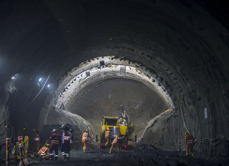 En este momento trabajan 741 personas en el proyecto su mayoría de la zona de influencia del túnel. FOTO JUAN ANTONIO SÁNCHEZ OCAMPO