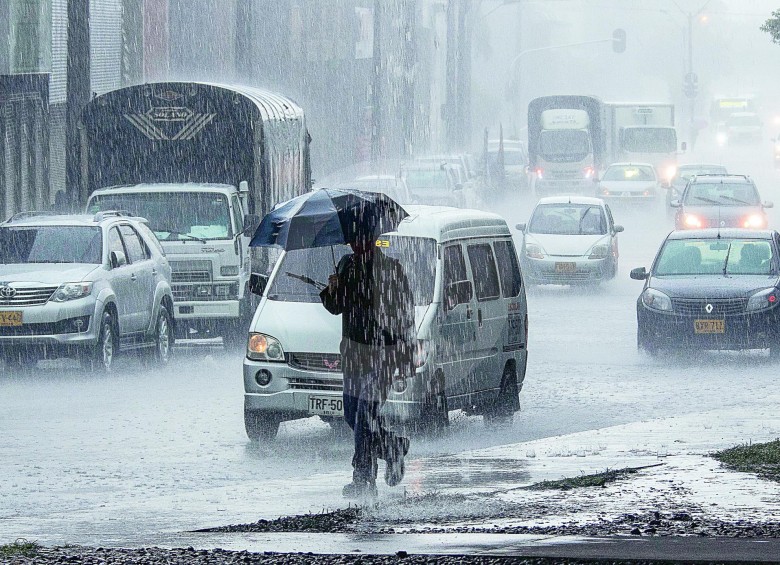 En gran parte del territorio se pronostican lluvias. Las autoridades recomiendan conducir con prudencia. FOTO Róbinson Sáenz