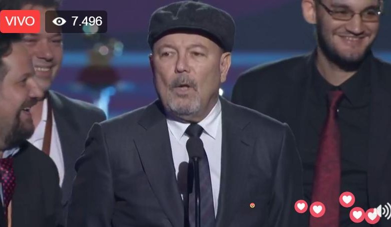 Ruben Blades agradeció el galardón. FOTO Facebook Live Latin Grammy.