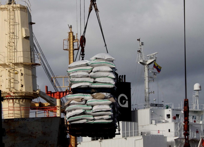 Los volúmenes de cereales importados, por Buenaventura (foto) y el Caribe, subieron 35,3% en primer trimestre, frente a igual lapso de 2014, sumando 1.971 millones de toneladas. FOTO donaldo zuluaga
