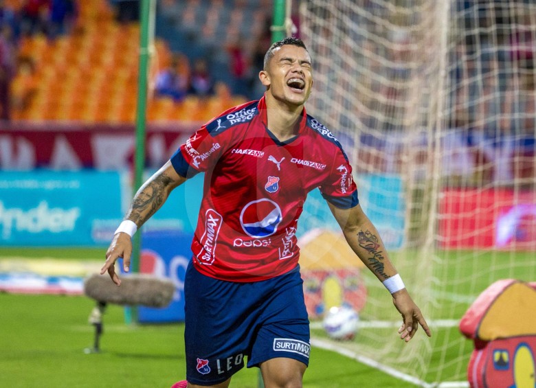 Leonardo Castro es el goleador del Medellín en la Copa Sudamericana, ajusta tres tantos en la historia de esta competencia con los rojos. El jueves sería titular en Paraguay. FOTO juan antonio sánchez