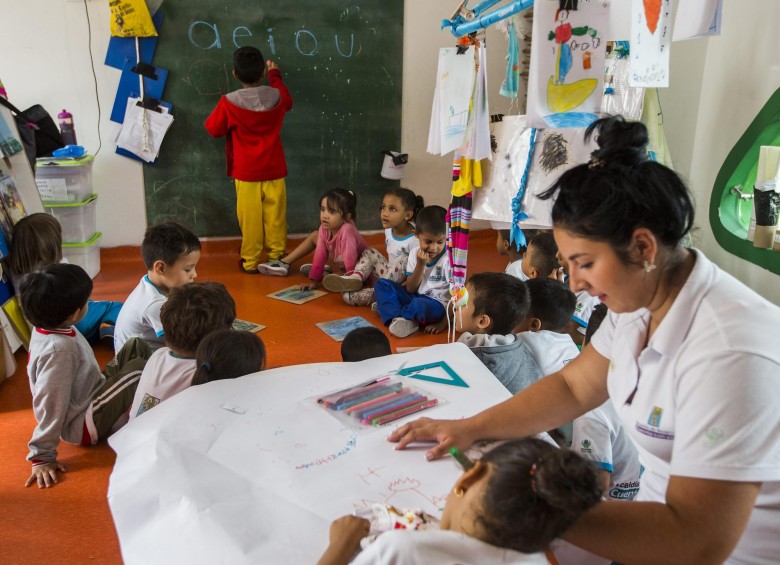 En 2006, Medellín adopta una política pública de protección y atención integral a la infancia y adolescencia. Se crea el Consejo de Política de Infancia y Adolescencia. FOTO Julio César Herrera