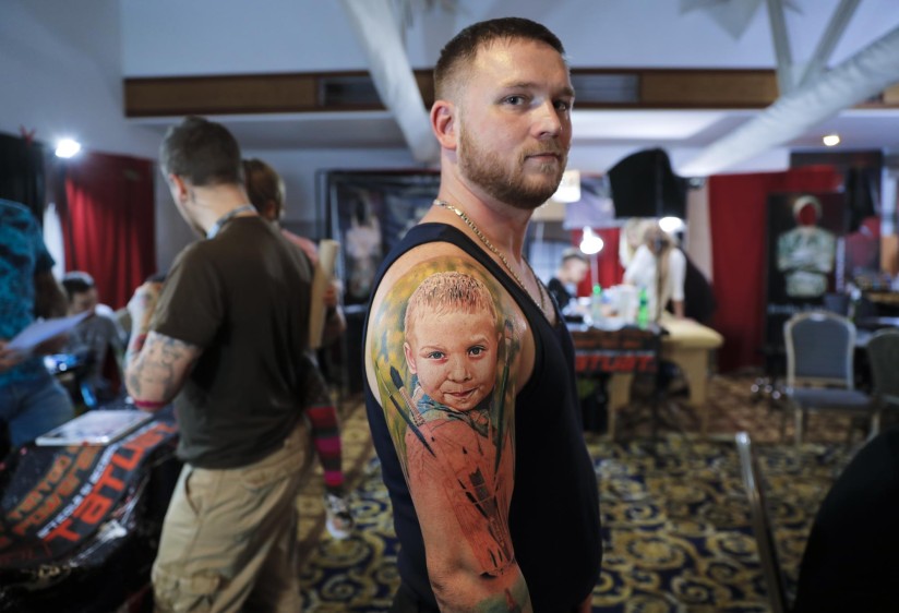 Los tatuajes eran una costumbre casi exclusiva de motociclistas en la década de 1970 y hoy atraen a miles de admiradores. FOTO AP
