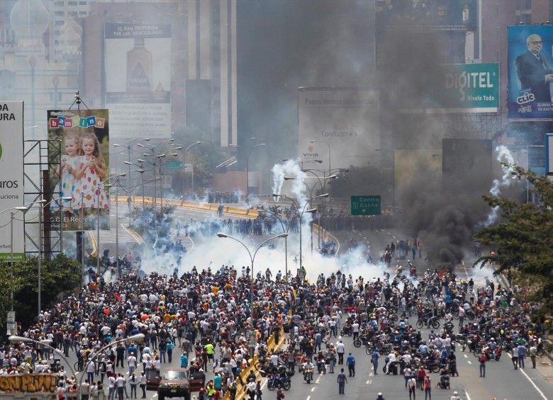 Quinta marcha de abril contra gobierno de Nicolás Maduro. FOTO REUTERS