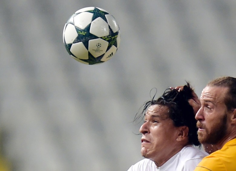 Fue lanzado el nuevo balón de la Champions. FOTO AFP