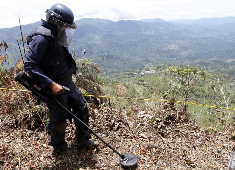 Así es el trabajo de los desminadores del Ejército en el Oriente de Antioquia. FOTO: Donaldo Zuluaga.