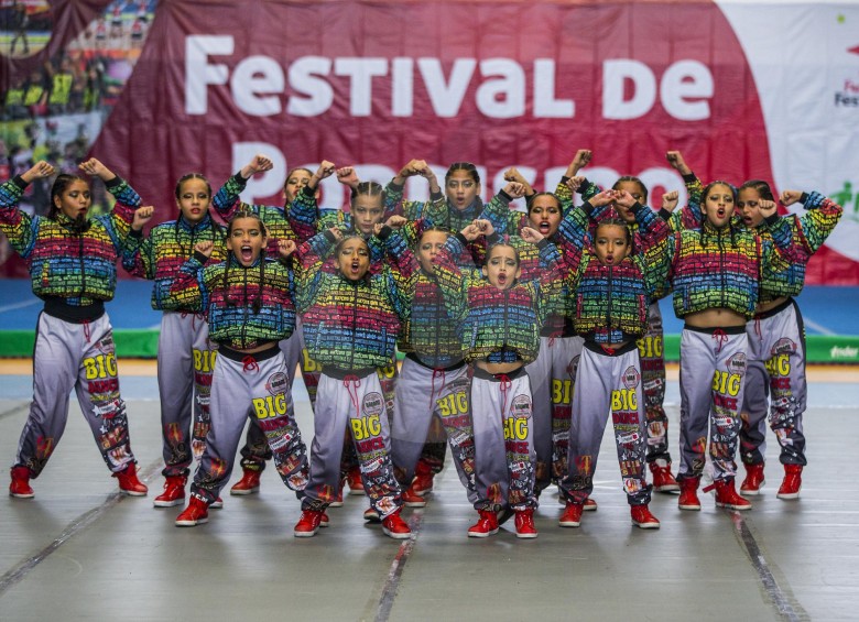 884 deportistas en representación de 50 equipos participaron en el Festival de porrismo. Foto Jaime Pérez