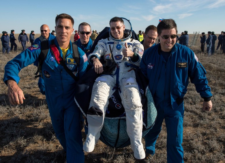 Tres astronautas regresan a la tierra de la Estación Espacial