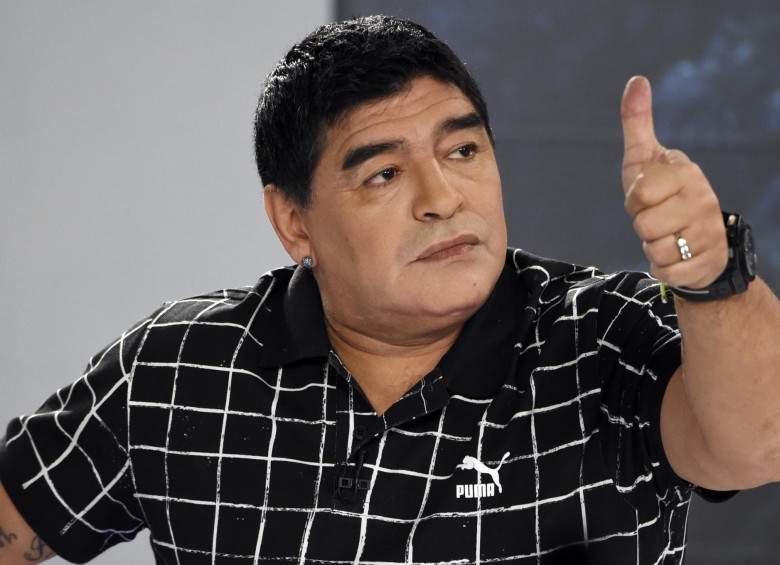 El ex futbolista argentino Diego Armando Maradona, firmó en Caracas que el líder cubano “está más vivo” de lo que piensan. FOTO AFP